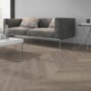 TWG Vinylboden Titan One 055 Chevron Gluedown Cerused Oak Dark Natural – Bild 4